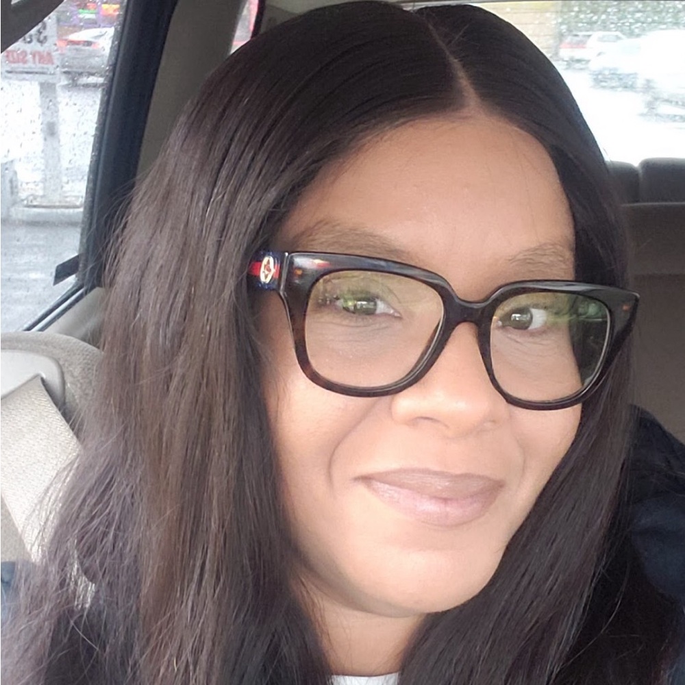 Meet your Posher, Jennifer